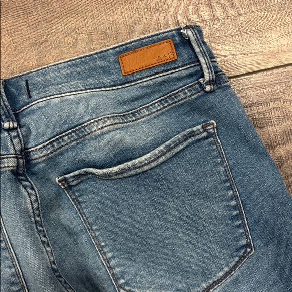 Abercrombie & Fitch Harper Ankle Jeans - Picture 8 of 8